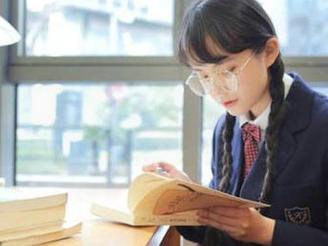 17吃瓜网官网：分享八卦从未如此便利，瞧我这份热情！