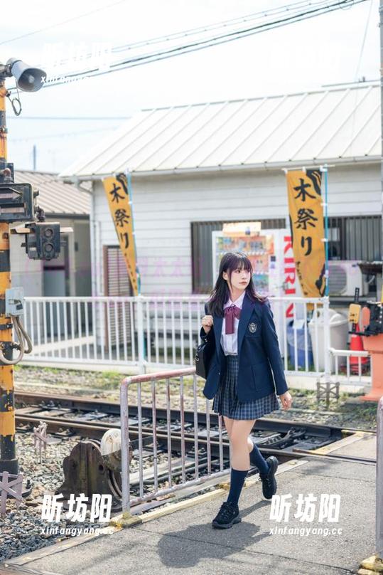 488.su 黑料太太好,手机在线下载488.su,瓜田里一起探险!