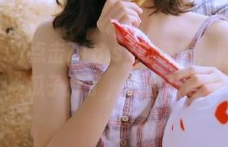 点击718.sx的链接，脑袋瞬间被瓜子炸了，真是开胃啊