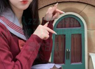 进入zzzttt999su黑料不打烊肾虚十八连的传送门，八卦听得我忍不住翻个白眼！