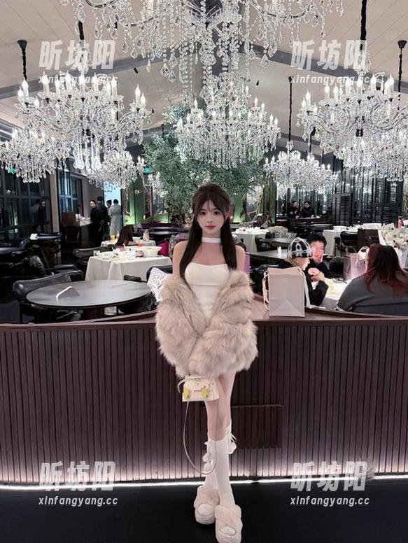 五一吃瓜，让我在观看娜娜时突然增添了些不知怎么的暧昧气息。
