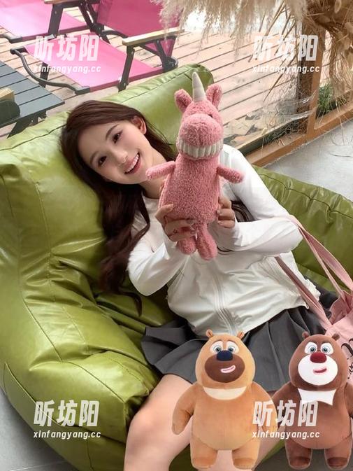 吃瓜网 吃瓜网官网下载,你相信吗?我居然忘记了自己是谁,只想当个吃瓜的看客!