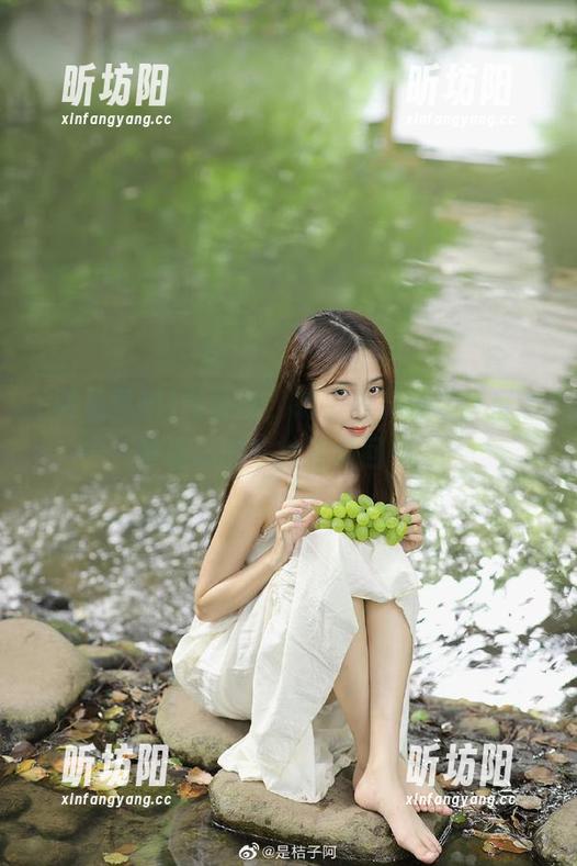 明星黑料 冷静点,明星黑料来袭!直达被遗忘的尴尬潮流回忆。