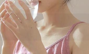 晚上无聊？下载“51黑料社”准能让你插上瓜子飞。