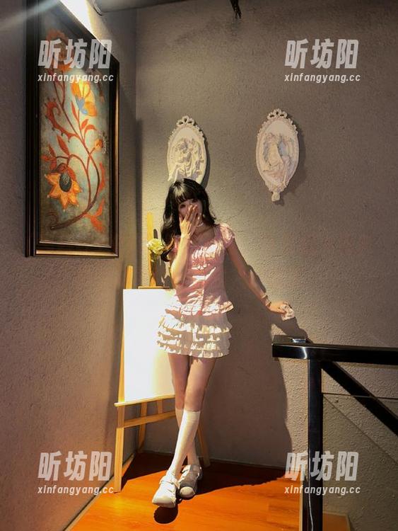 黑料社 快来下载黑料社,登录后发现各种奇葩故事,真是人间百态!