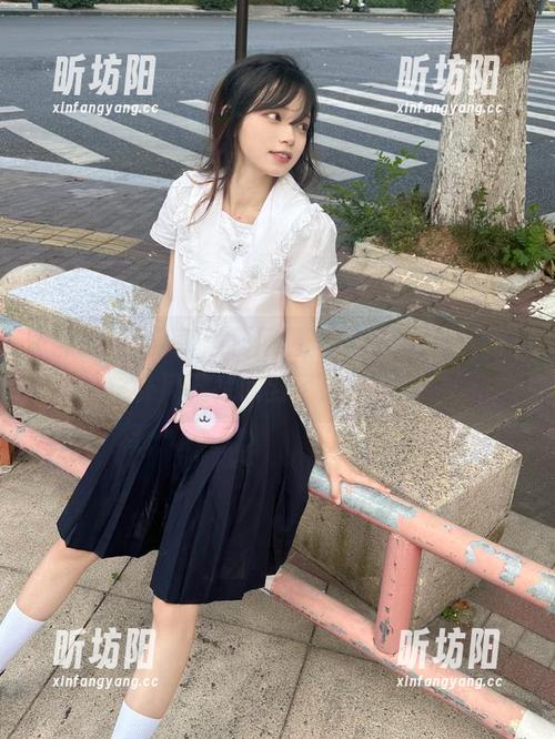 黑料网 分享黑料网最新风向标,看看八卦风暴又吹到了谁身上!